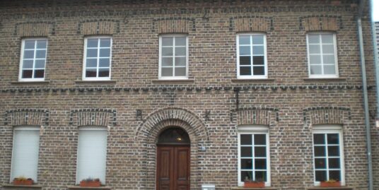 ehemaliges Herrenhaus in Erftstadt Altgymnich mit fünf Wohnungen